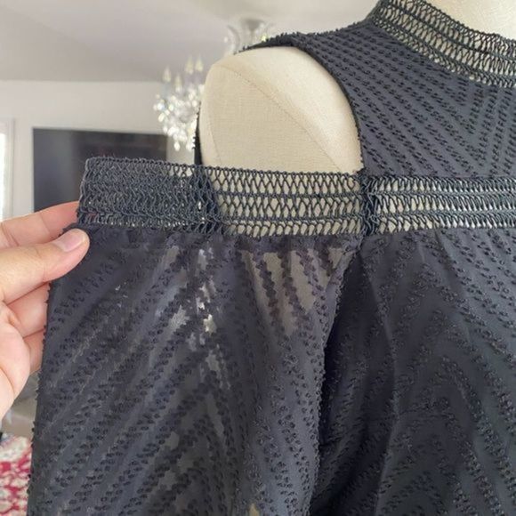 049Romeo and Juliet Couture cold shoulder Medium NWT - Picture 10 of 13